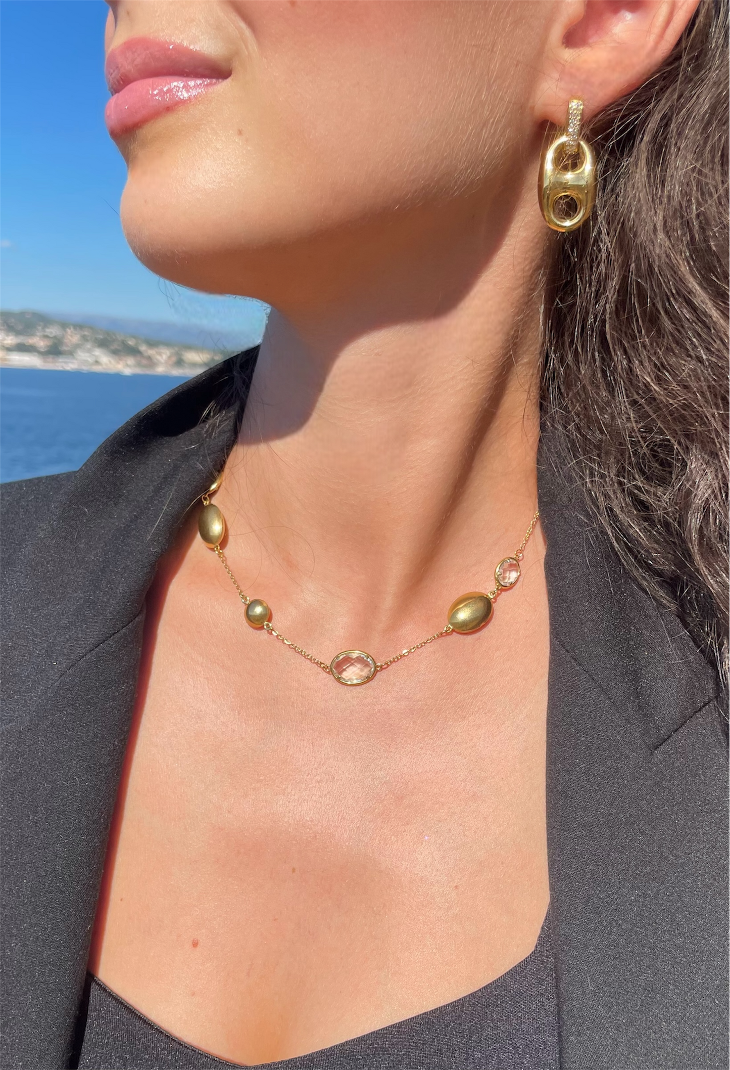 COLLIER YANA