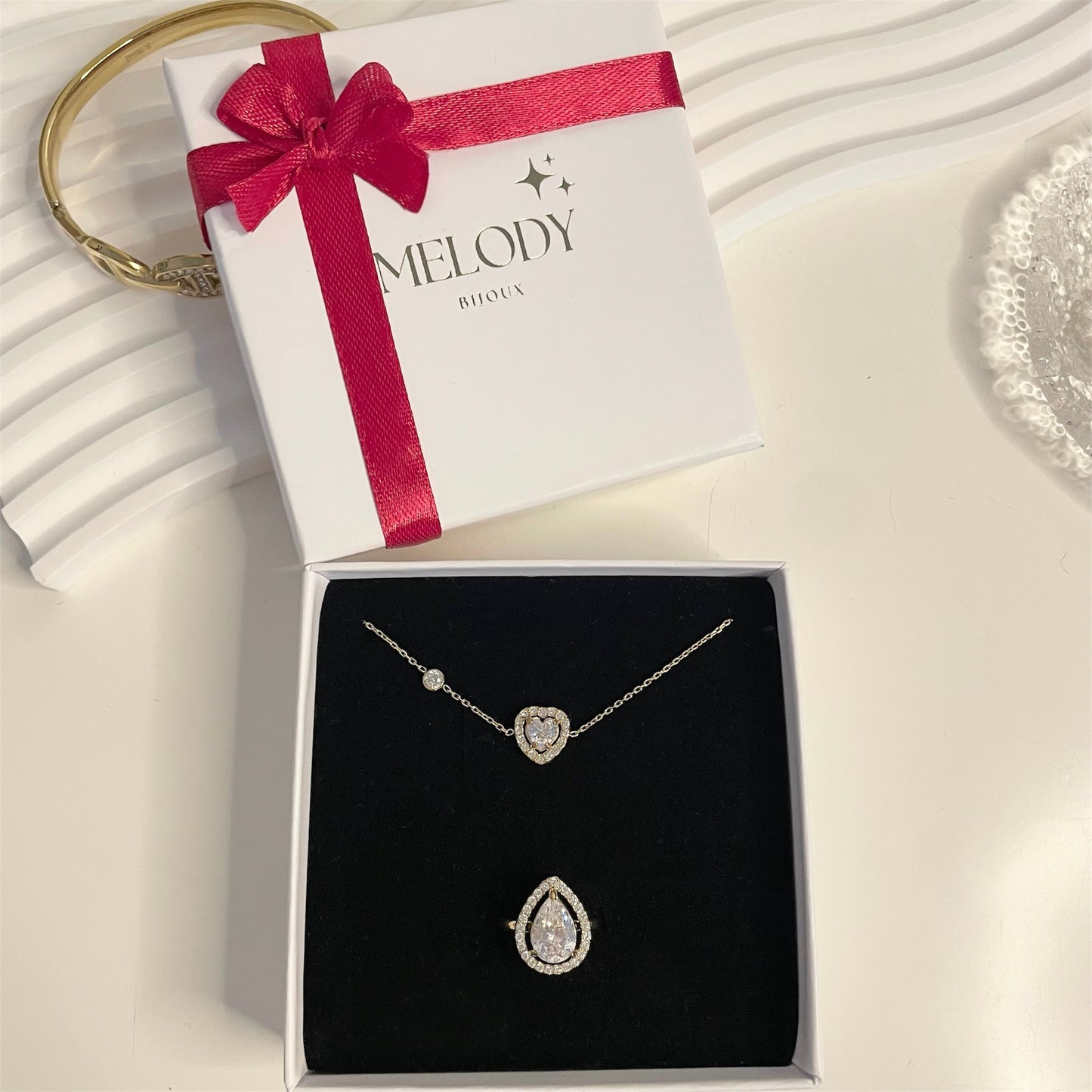 Coffret bijoux doré Saint Valentin pour femme 