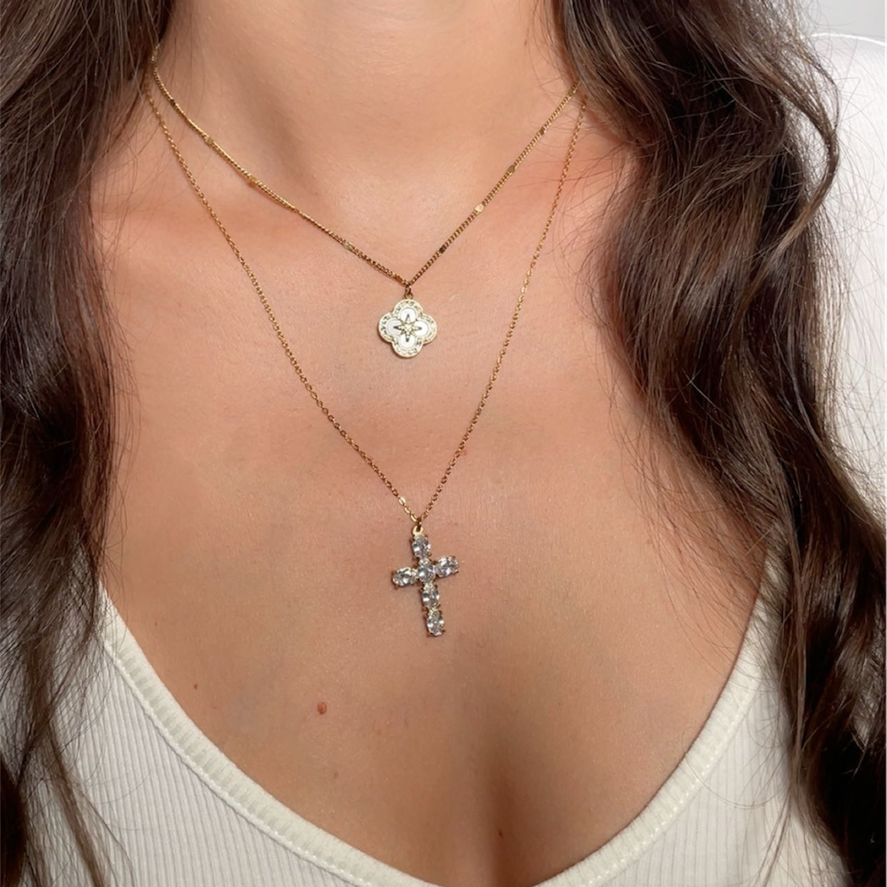 Collier croix en acier inoxydable doré pour femme tendance chic 