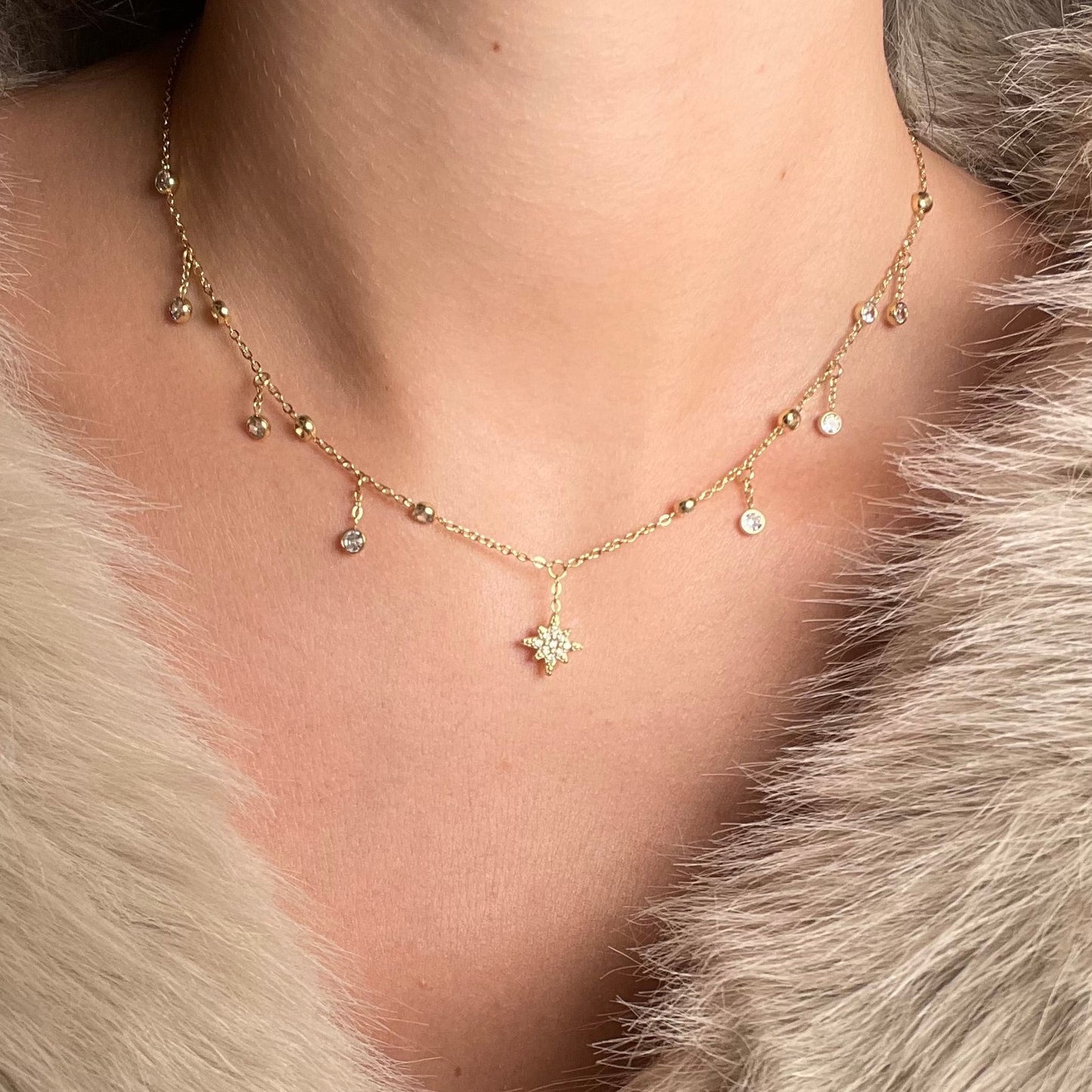 Collier ras de cou étoile et strass en acier inoxydable doré femme