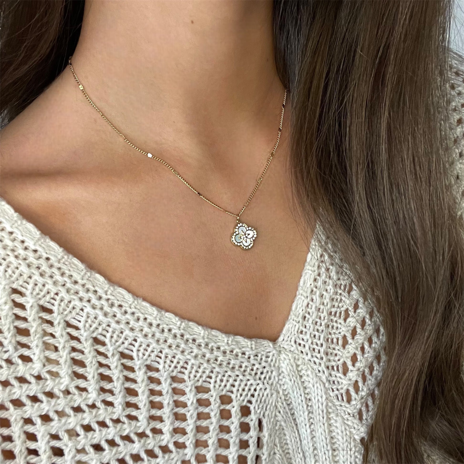 Collier pendentif trèfle blanc nacré en acier inoxydable doré et zirconium pour femme 