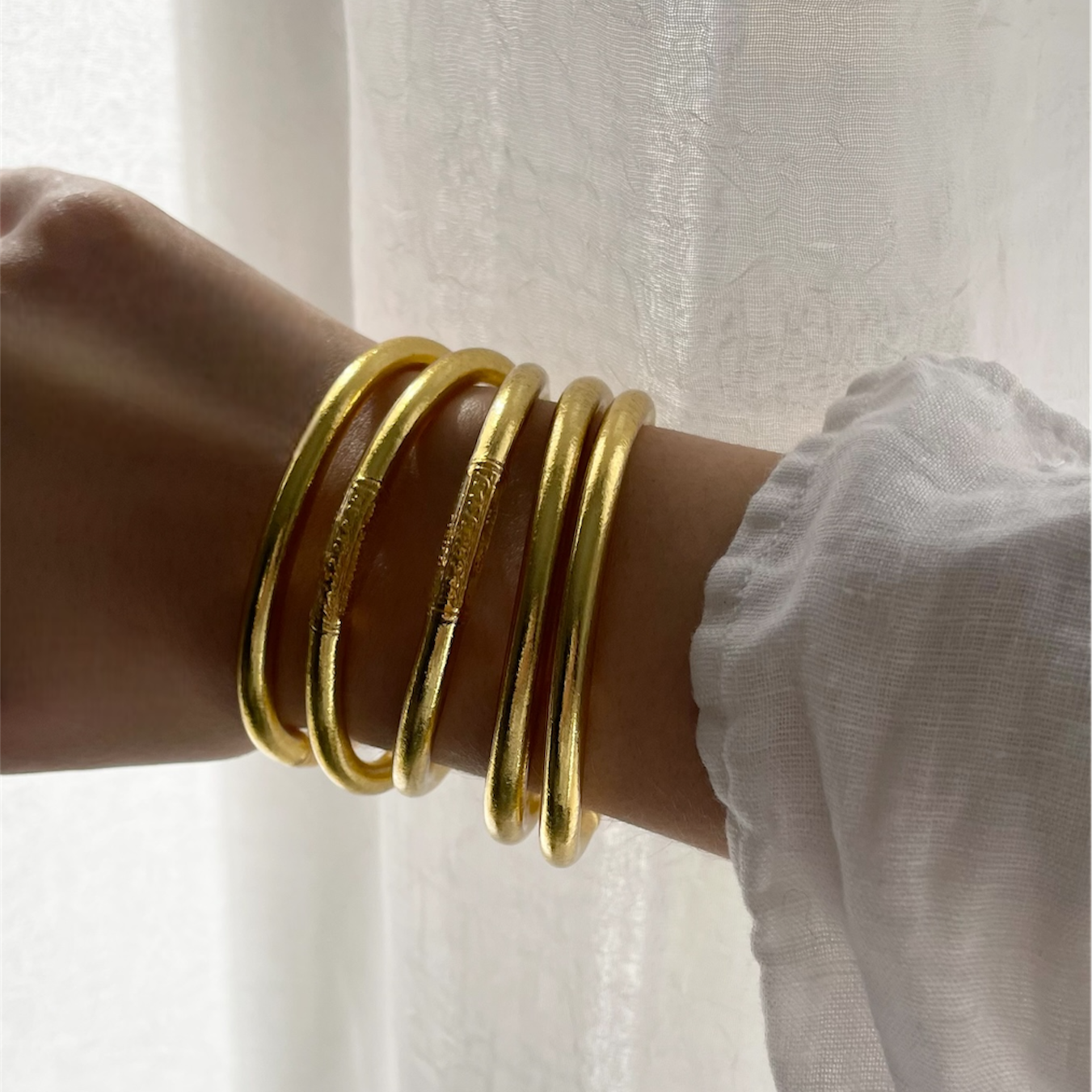 Jonc bouddhiste doré pour femme mantra thaïlandais porte bonheur feuilles dore 