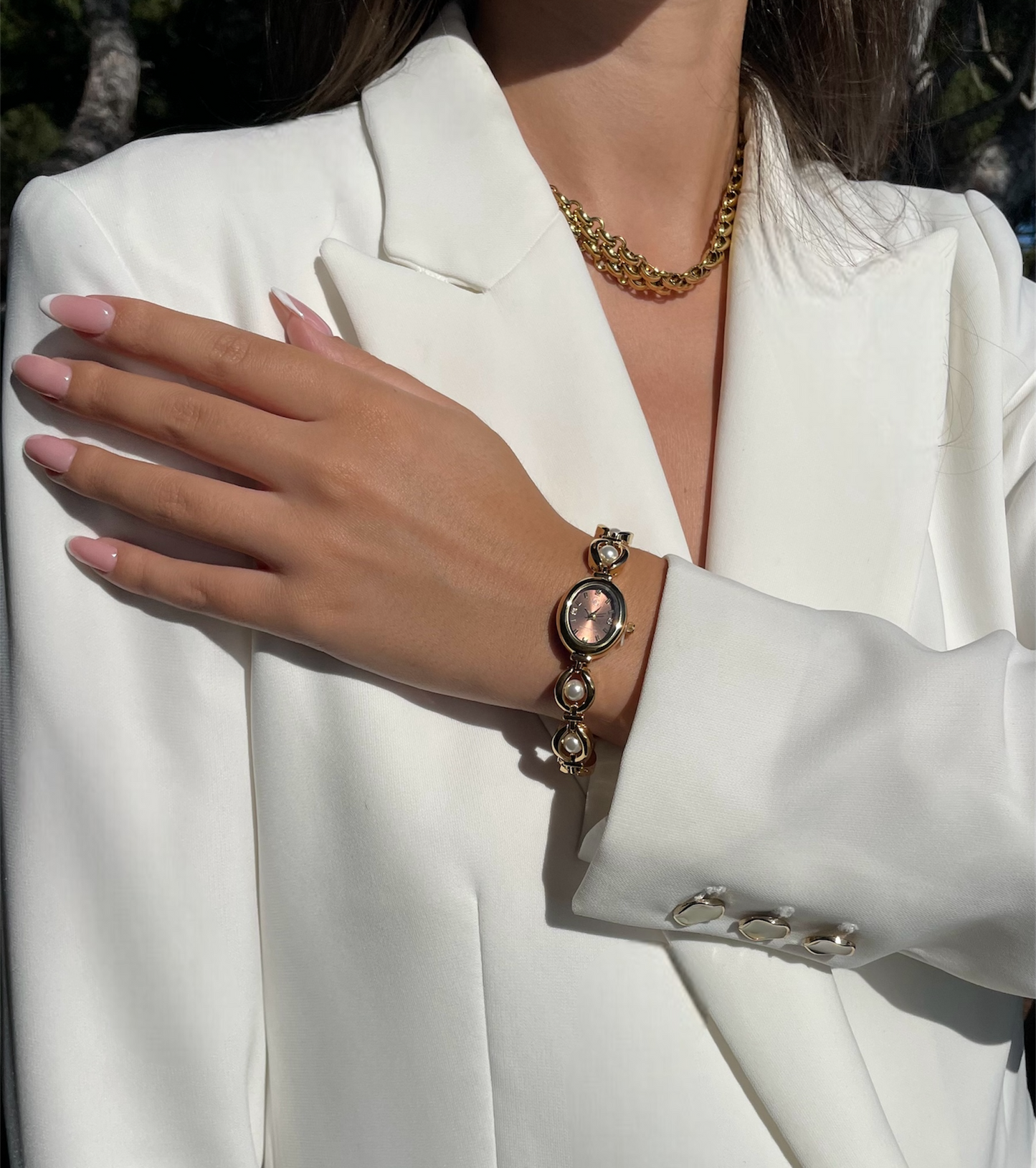 Montre élégante bracelet perles et cadran ovale à quartz analogique pour femme 