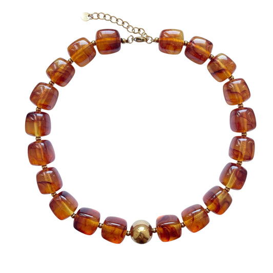 Collier perles carrées en résine marron translucide avec perle dorée en acier inoxydable, bijou tendance femme, élégant et résistant à l’eau